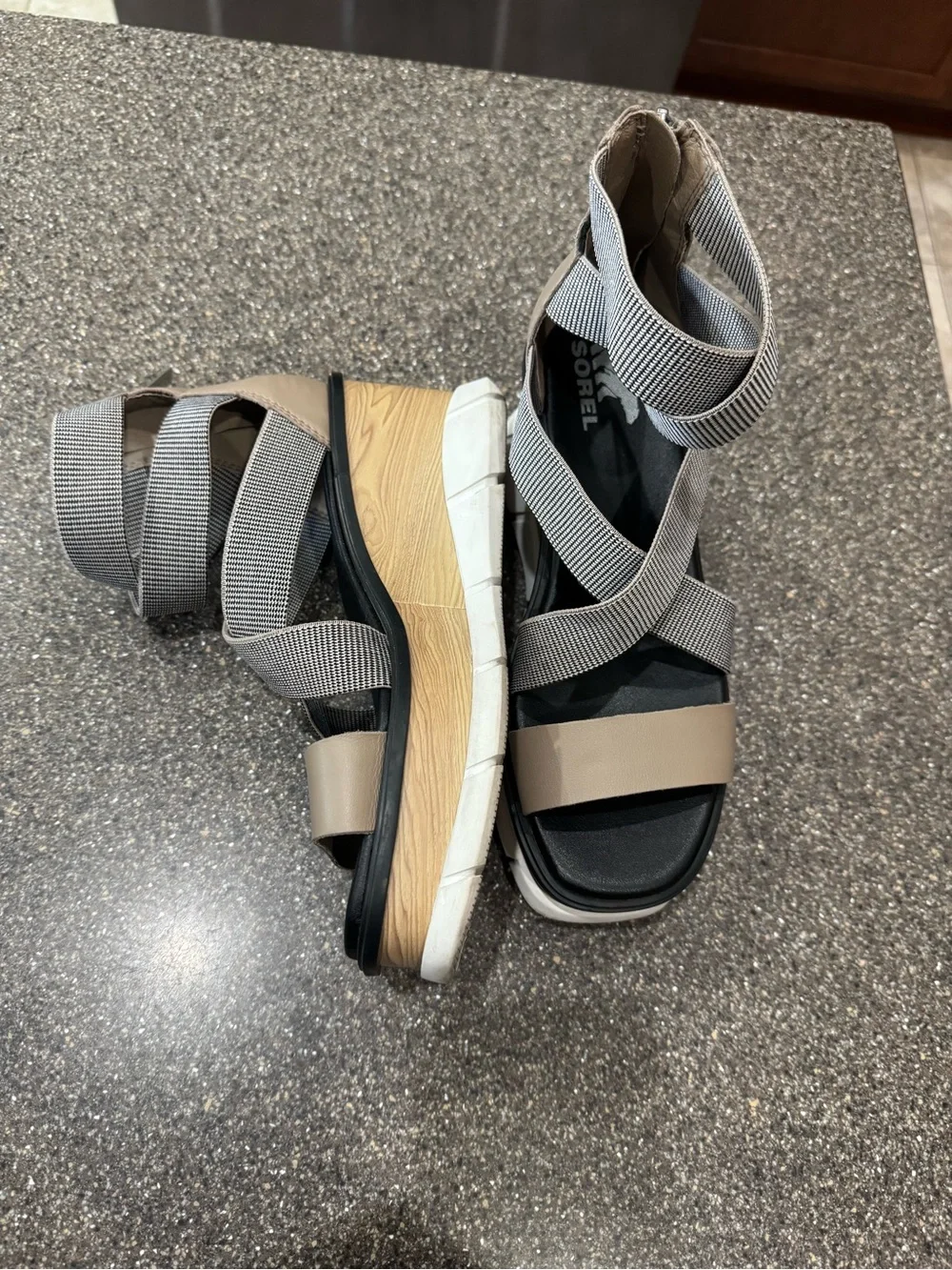 Sorel Joanie III Sport Strap
Wedge Sandals Women's Size 7 - Picture 3 of 11